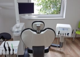 Zahnarztpraxis Dr. Schemmel Behandlungsraum